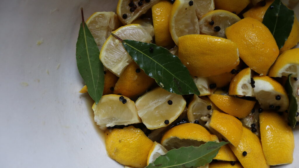 How to preserve lemons